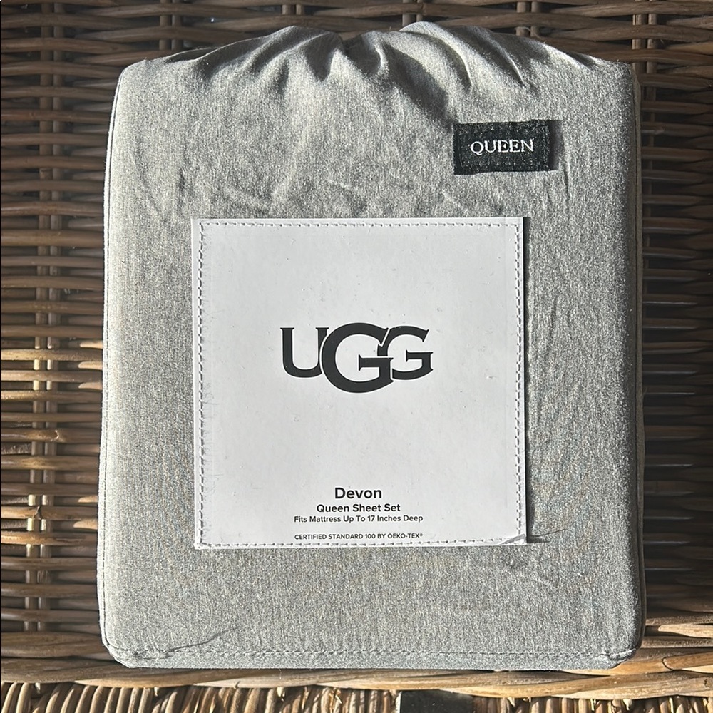UGG Devon queen sheet set “grey” Brand New!!